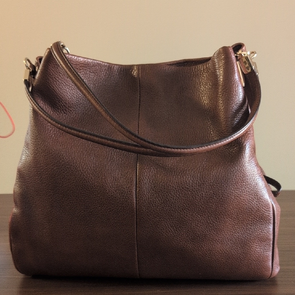 Elegant Brown Leather Shoulder Bag